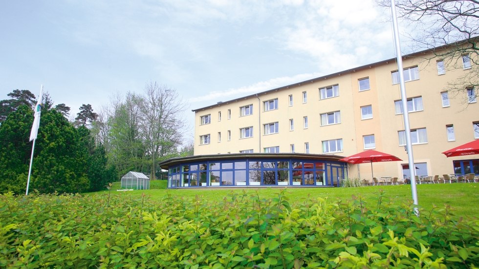 Our youth hostel with spacious outdoor area, © DJH MV / Danny Gohlke