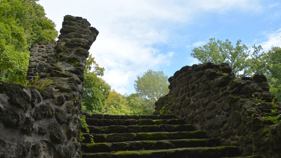 The grotto in the castle park, © Tourismusverband Mecklenburg-Schwerin