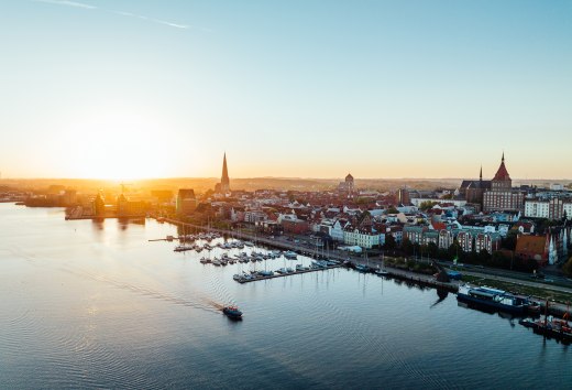 The Hanseatic and university city of Rostock is an exciting destination for autumn vacationers who like to enjoy culinary, © TMV/Gänsicke