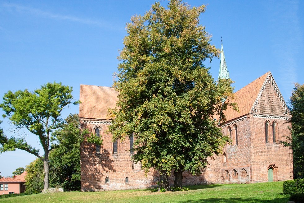 Neukloster church from the southwest side, © Frank Burger