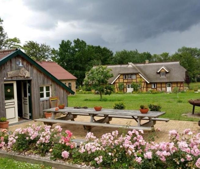 At the Tegelhof riding facility you can enjoy balmy summer evenings, © Reitanlage Tegelhof/ Werner Wahlich