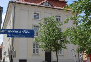 View of Marcus Square and Malchin City Hall, © Monika Kröger