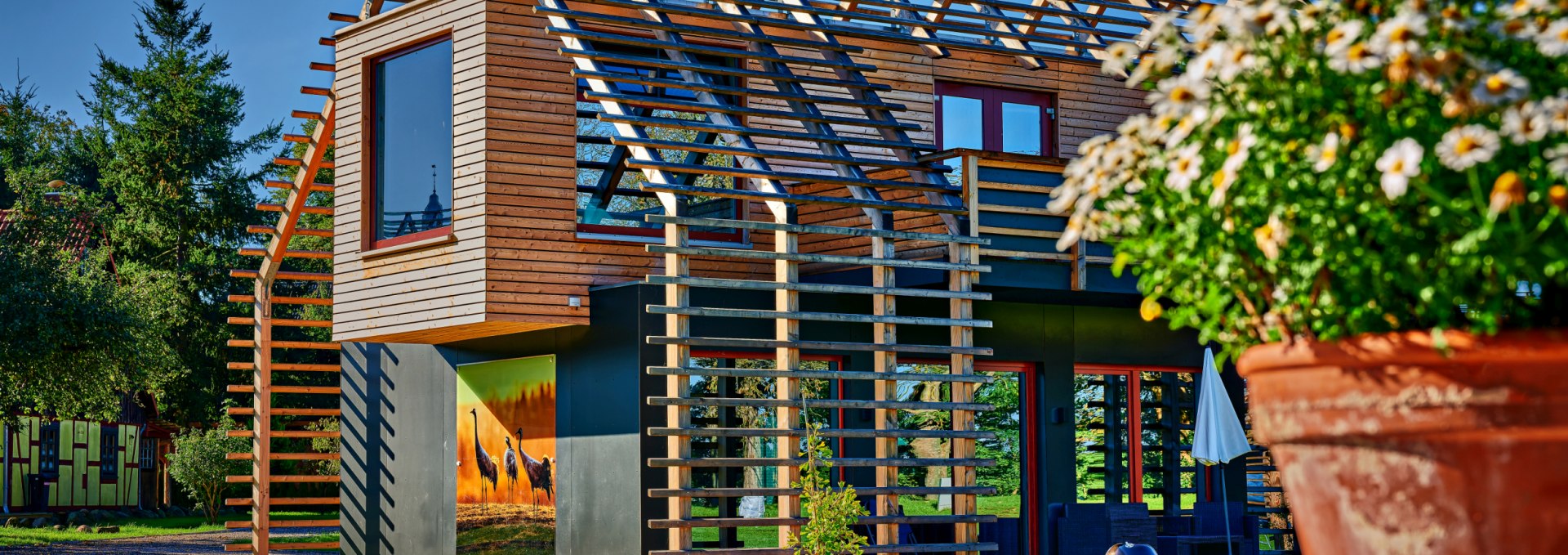 Modern chalets on the grounds of the Wendorf Amber Castle, © Bernsteinreiter