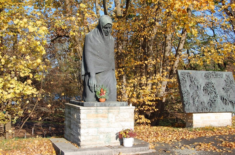 The memorial is located at the place where the death march of concentration camp prisoners ended in 1945., © Gabriele Skorupski