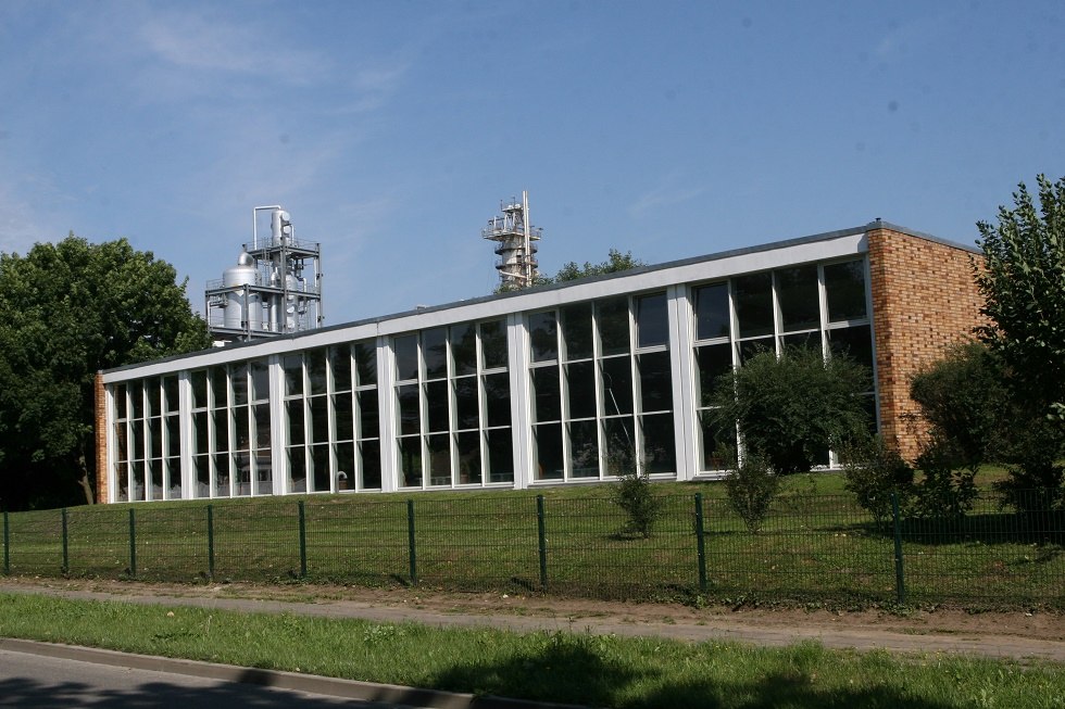 Exterior view of the swimming pool hall, © Sabrina Wittkopf-Schade