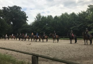 Formation before the big ride to Bömitz, © Karoline Görs