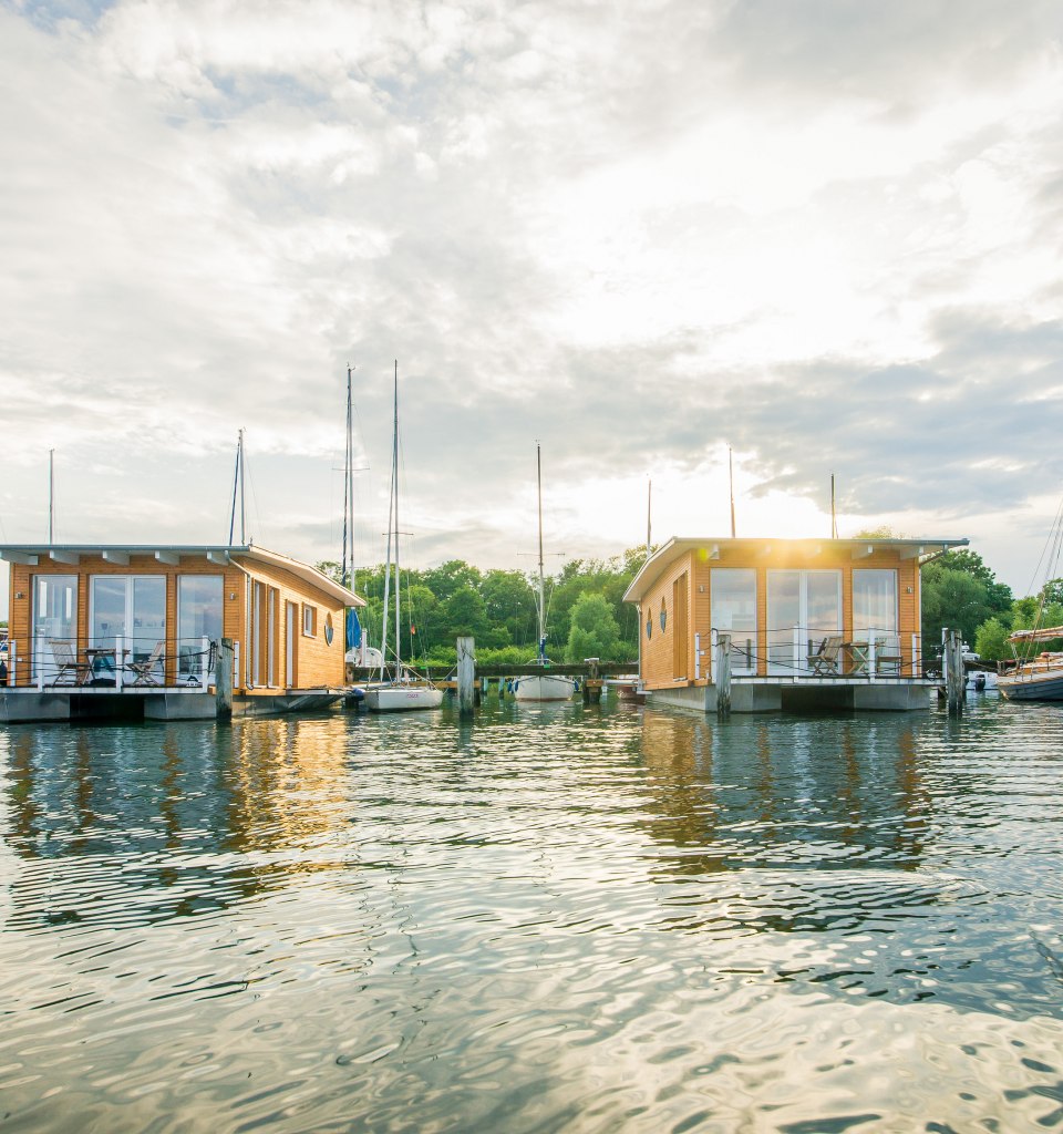 Houseboats in the natural harbor of Krummin, © Naturhafen-Krummin GmbH