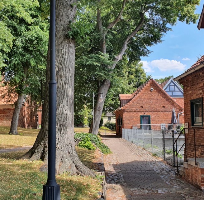 Part of the church ensemble: rectory and rector's house, © Sabine Maus