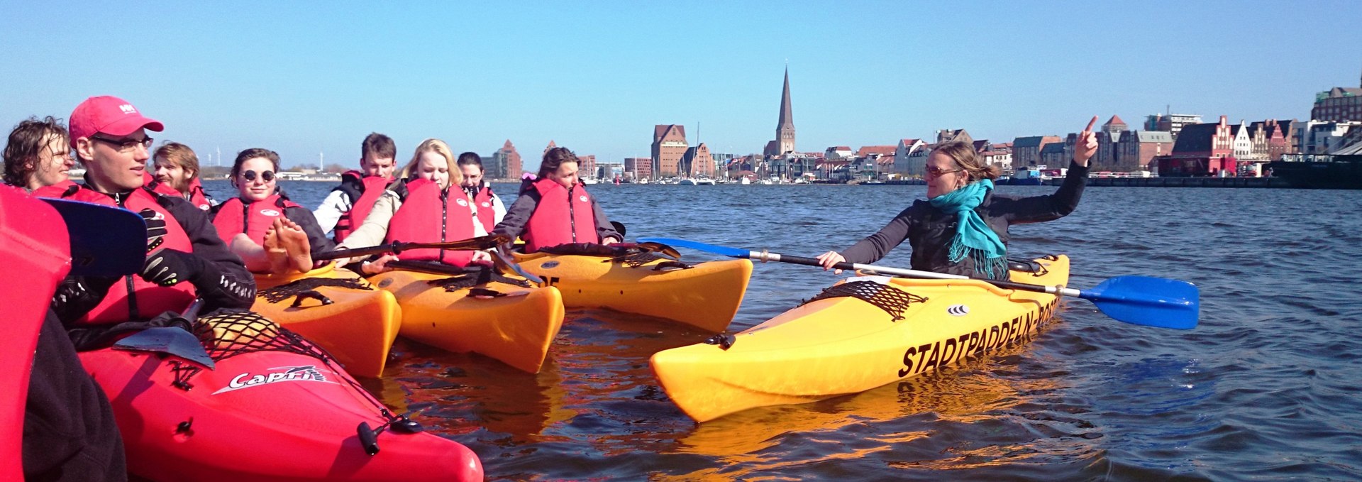 Paddling group with guide, © Ronald Kley