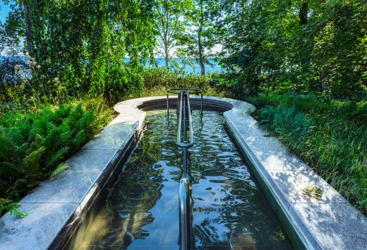 Wonderful water treading: In this Kneipp pool with sea view in Göhren on the island of Rügen, the eye also relaxes., © TMV/Tiemann