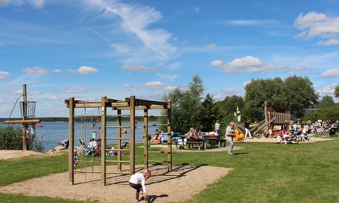 Small playground in Untergoehren / beach meadow / bathing area, © Kur- und Tourismus GmbH Göhren-Lebbin