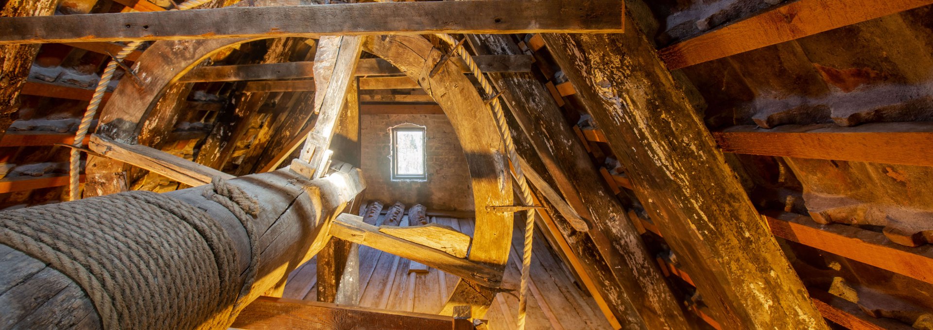 The original preserved wooden cargo bike under the roof of the 700 years old museum house in Stralsund, © STRALSUND MUSEUM