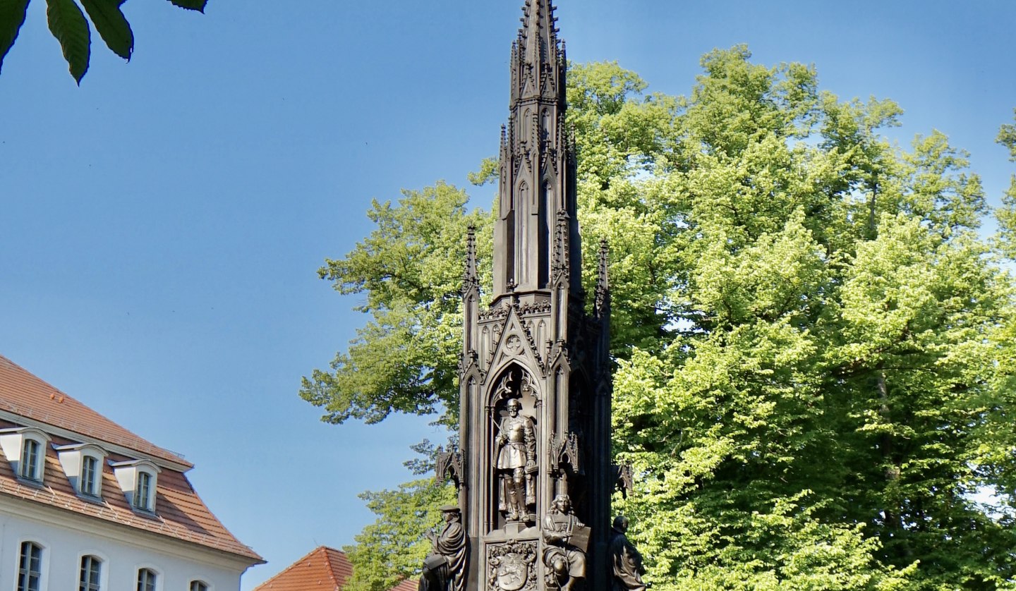 The Rubenow Monument is located on Rubenowplatz in front of the main building of the University of Greifswald., © Gudrun Koch