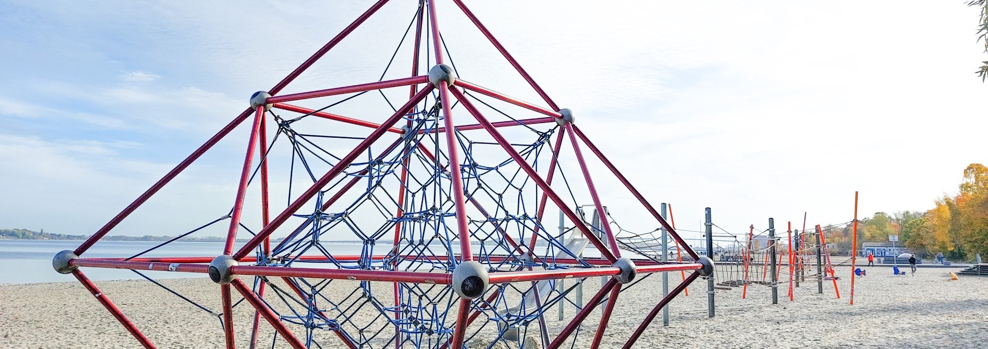 Children playground outdoor pool, © Tourismuszentrale Stralsund