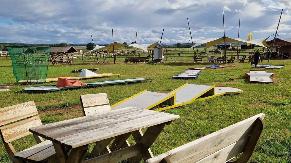 Minigolf at the pony station on the racecourse in Bad Doberan, © Bernsteinreiter