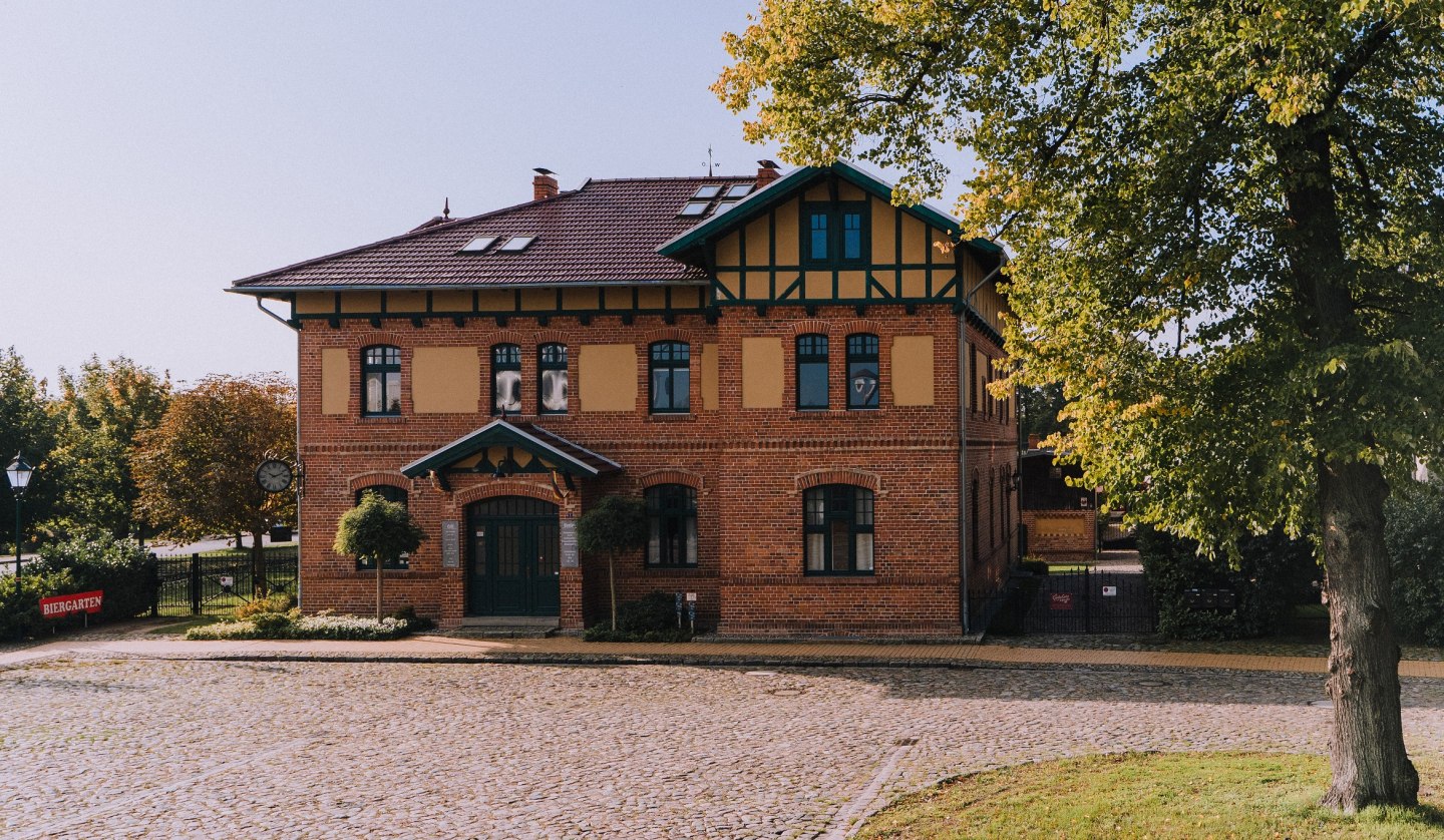 Dargun station exterior view, © BAHNHOF Dargun