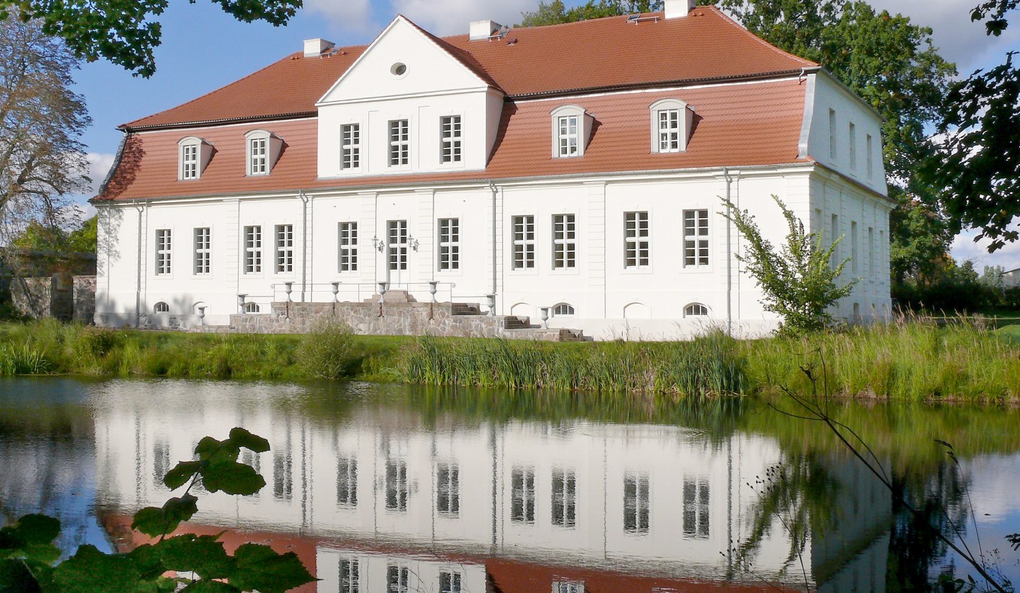 Exterior view hunting lodge Kotelow, © Jagdschloss Kotelow