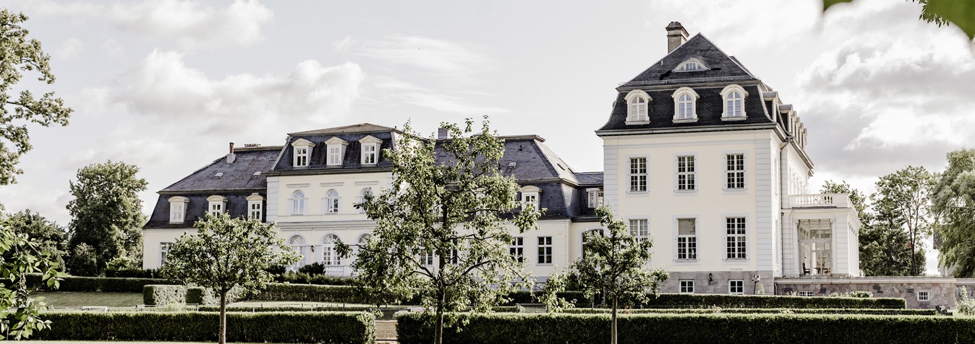 Main building Groß Plasten Castle, © Finn Steen