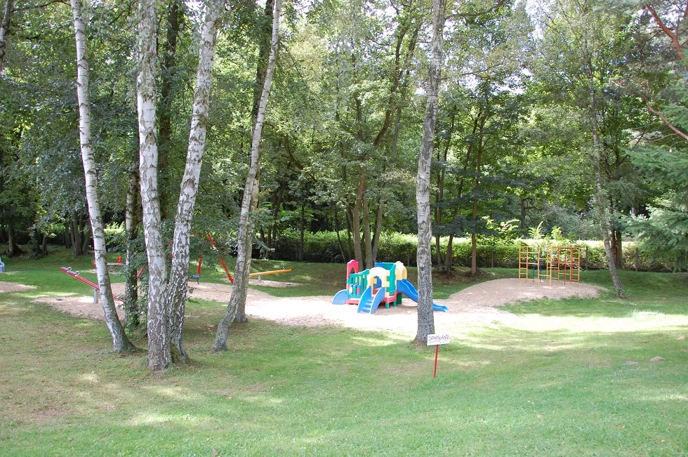 For the little bathers there is also a playground., © Gabriele Skorupski