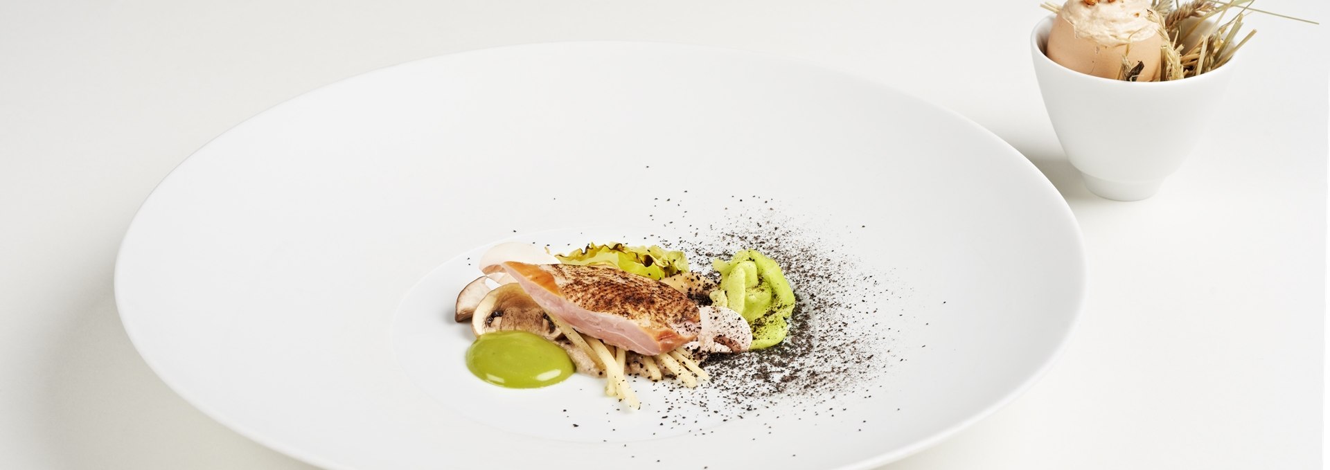 Various quail with lettuce, leek ash and seed oil, © Ben Fuchs