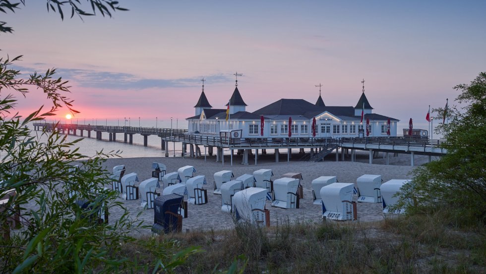 The pier in Ahlbeck invites you to romantic evening walks, © TMV/Grundner