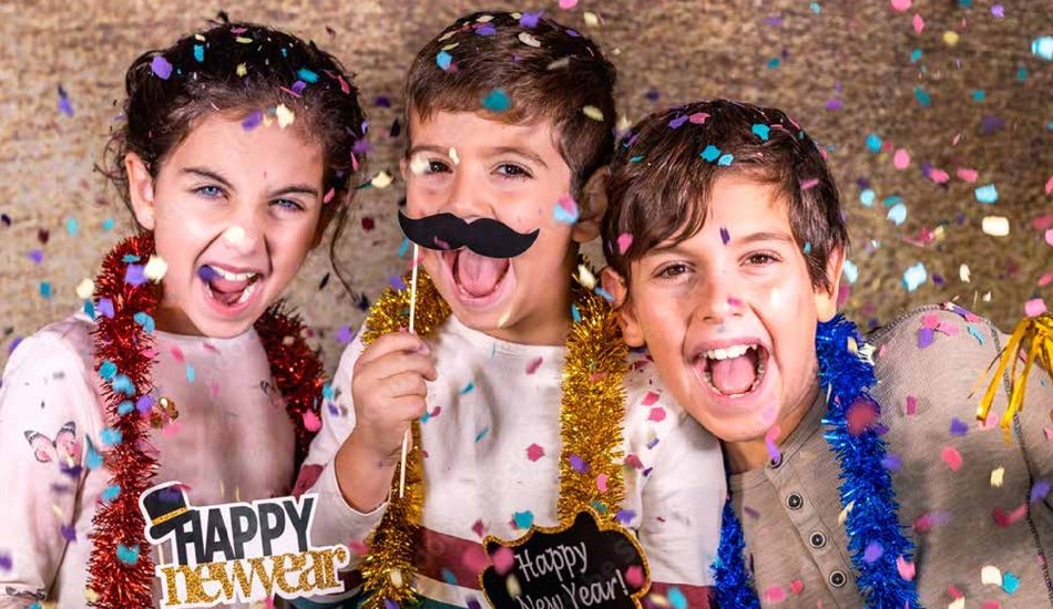 Children's New Year's Eve party, © adobestock/Victor