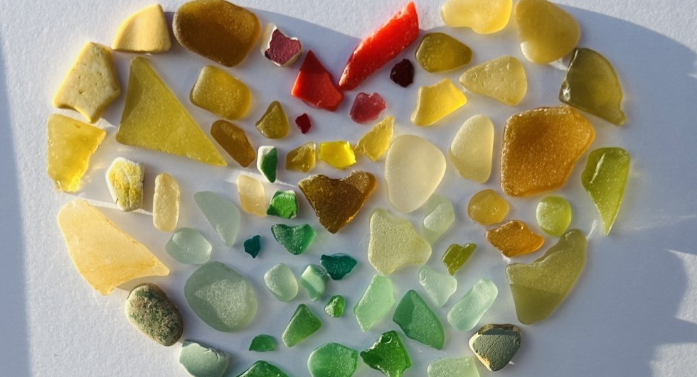 Colorful heart, sea glass, © M. Pracht