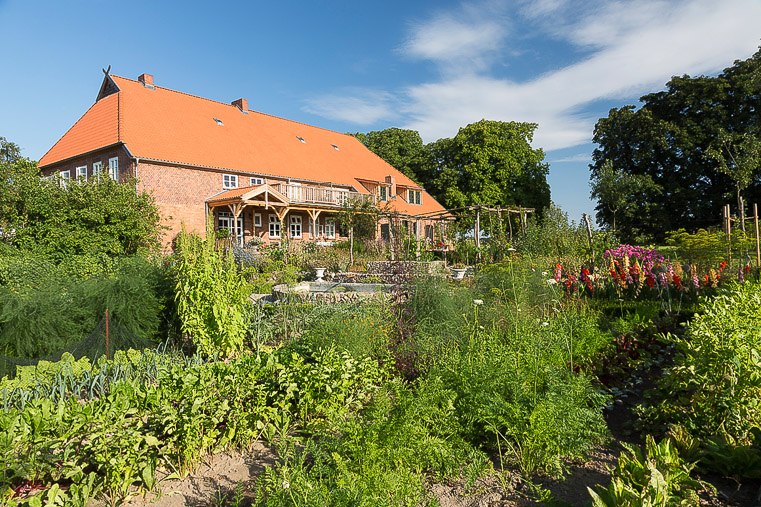 The chestnut farm in the middle of the historic farm garden., © © Hans-Joachim Kahl