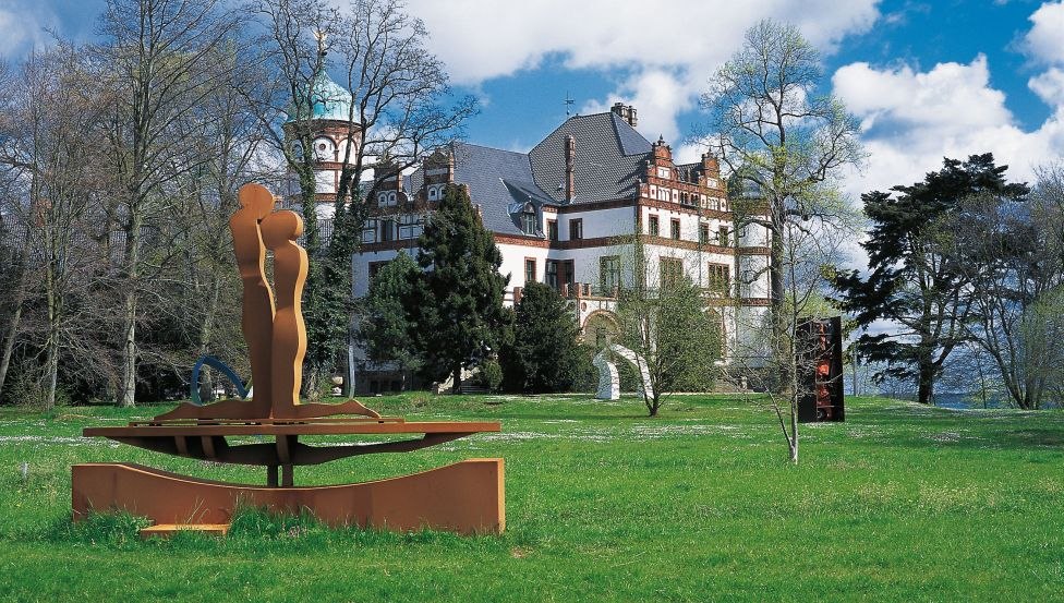 Willigrad Castle on Schwerin's Outer Lake, a pearl of Mecklenburg's castle landscape, © TMV/Grundner