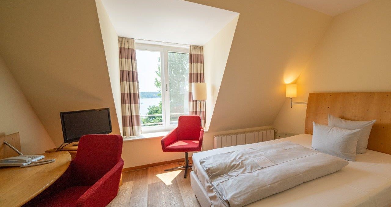 Insight into a double room of the hotel Kleines Meer, © Hotel Kleines Meer