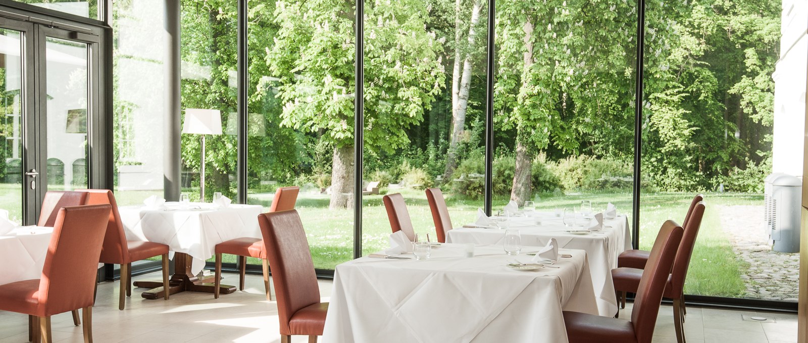 Winter garden in the castle restaurant "1745, © Schlossgut Gross Schwansee