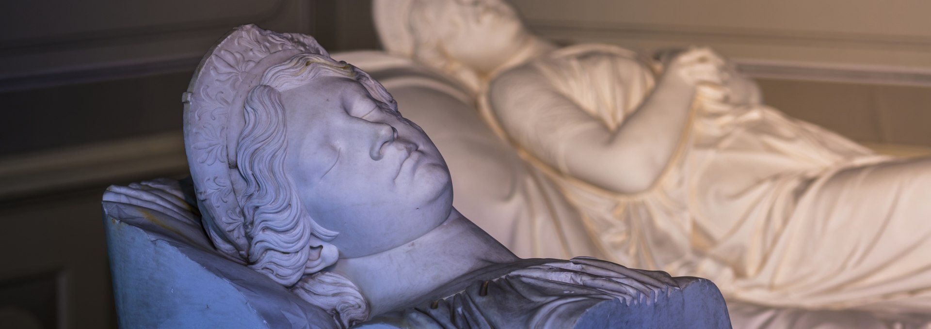 Bust of Queen Luise in the Luisen Memorial at Hohenzieritz Castle, © SSGK MV / Timm Allrich