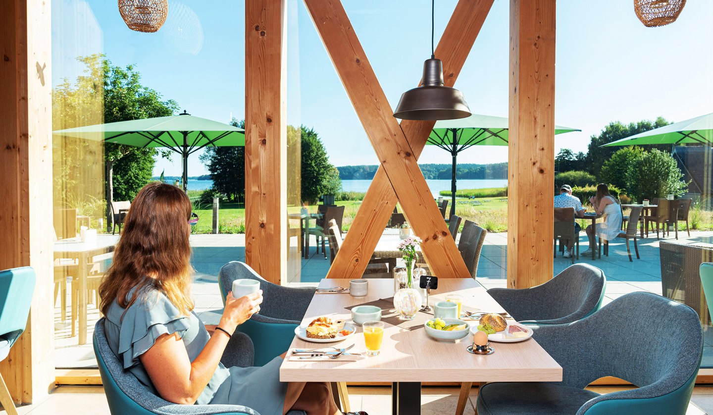 Seeblick Restaurant Bootshaus at BEECH Resort Plauer See, © BEECH Resort Plauer See