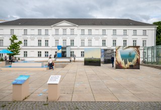 The "250 steps to Caspar David Friedrich" begins on the museum forecourt, © Pommersches Landesmuseum