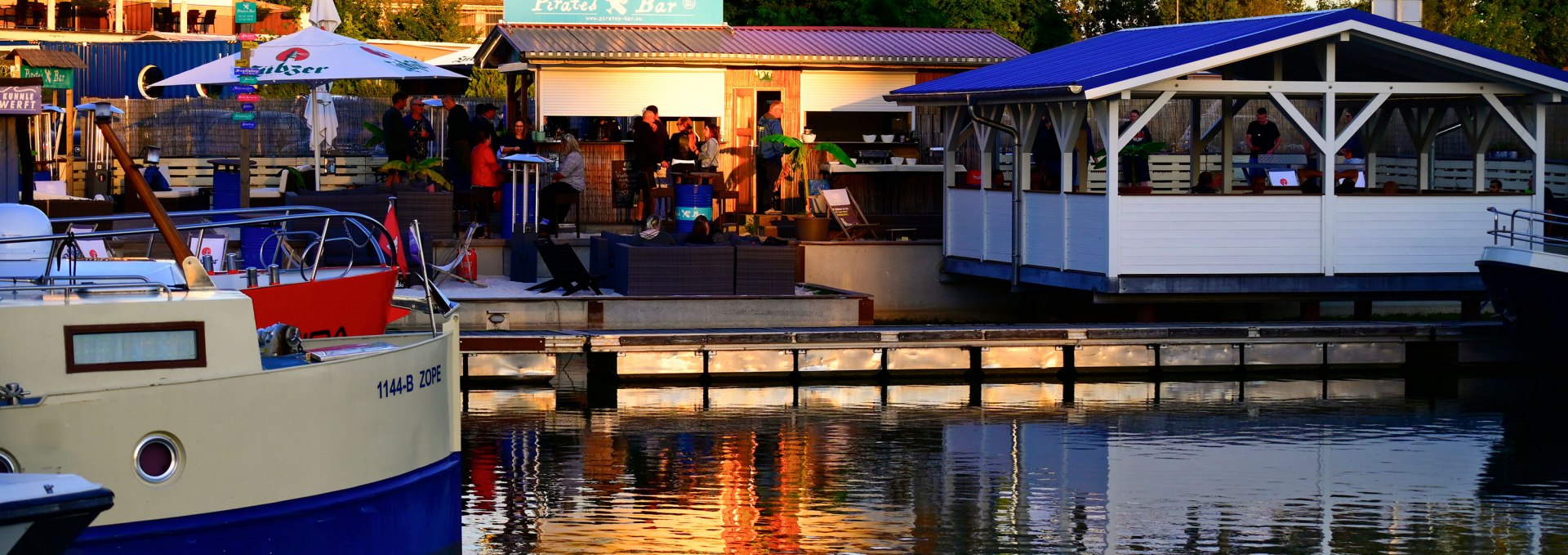 Ideal for partying: Pirates Bar with over 96 seats and stage, © Heike Meyer