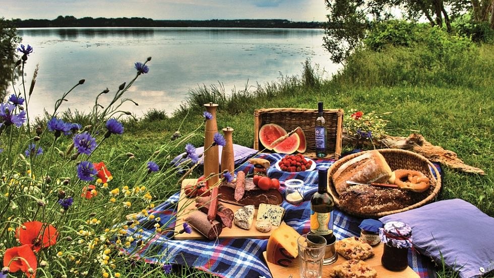 Picnic at the fish ponds in Lewitz, © Tourismusverband Mecklenburg-Schwerin e.V./C.Klüver