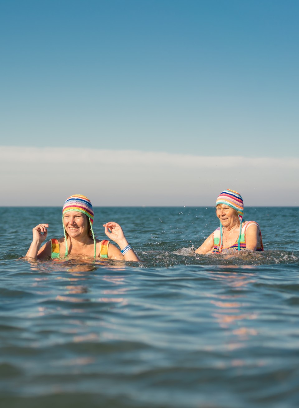 Bathing in the cold Baltic Sea in winter on the beach of Warnemünde-Rostock, © TMV/Gross