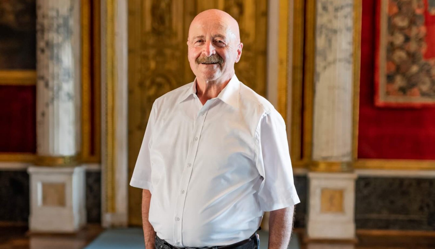 Castle guide Godehard Weichert knows all the details and anecdotes about the Schwerin residence., © TMV/Tiemann