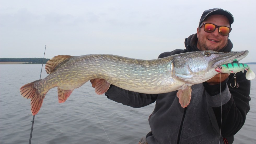 Experienced guides lead fishing enthusiasts to the best fishing spots, © Guido Jubelt