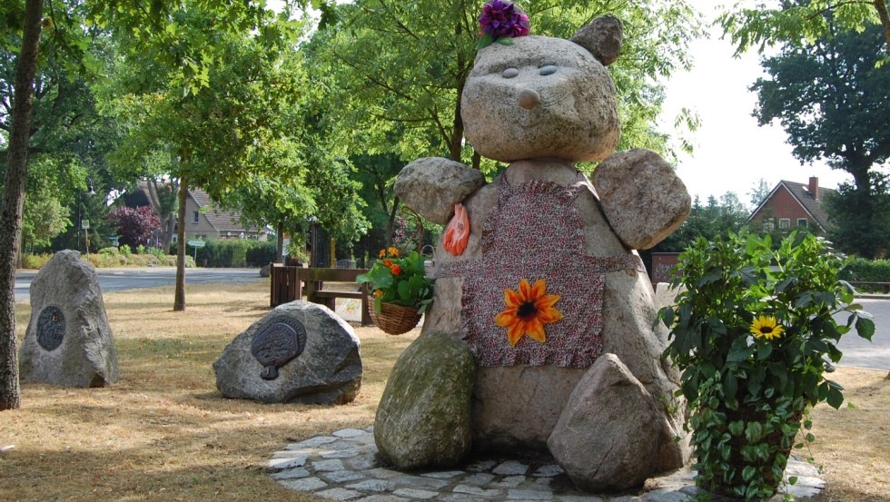 On various occasions around the year, the potato stone mouse is festively decorated., © Karl-Georg Haustein