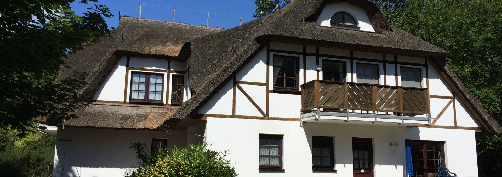 House Deichblick, vacation apartments under thatched roof, © die Ahrenshooper