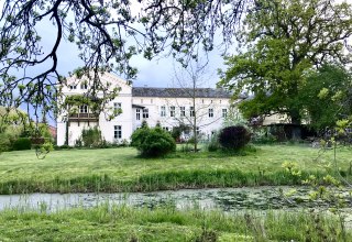 View of the manor house from the park, © Herrenhaus Roggow