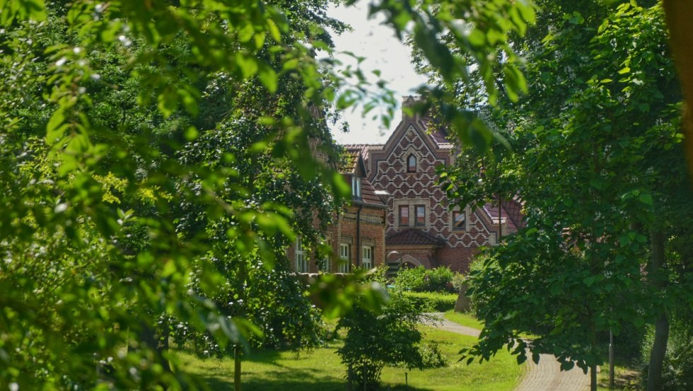 View axis to the English style farm workers house, © Tourismusverband Mecklenburg-Schwerin