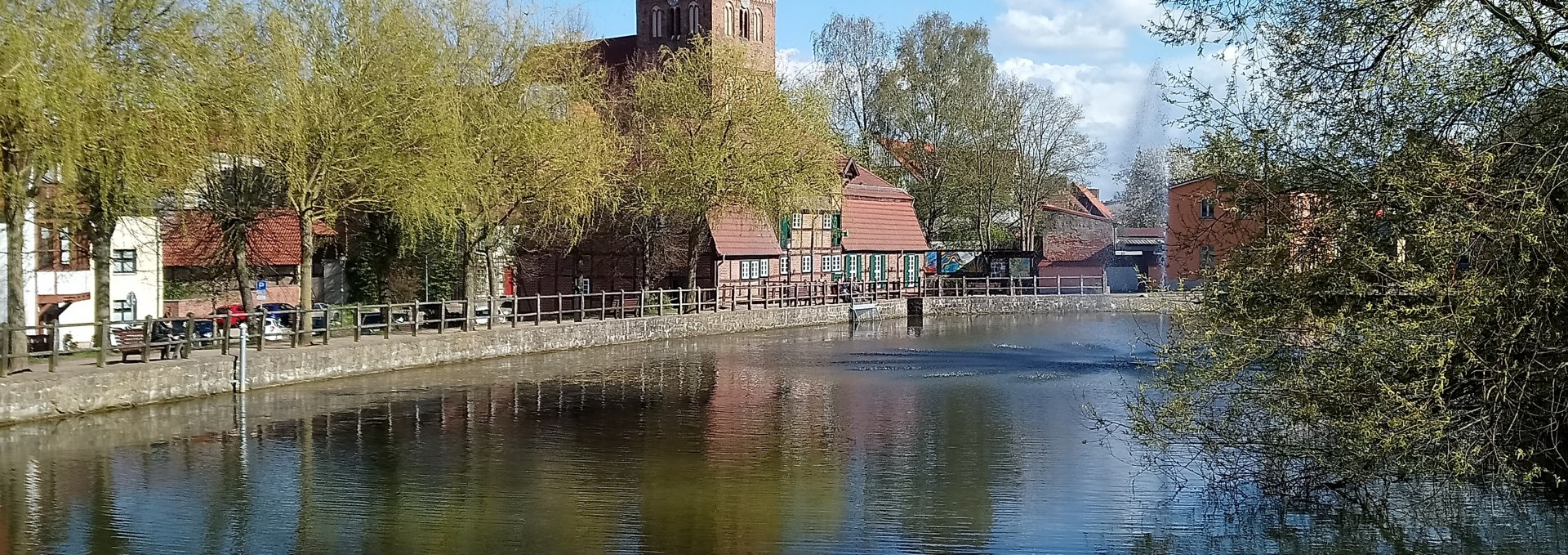 Mill pond with town mill and church, © Jana Koch