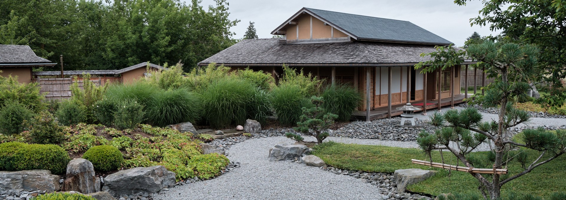 The living and tea house in the Japanese garden, © W. Keiss