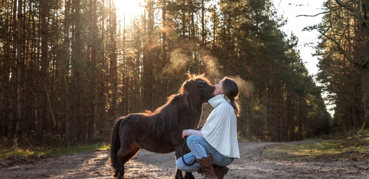 Pony cuddle, © Anniemal Fotografie