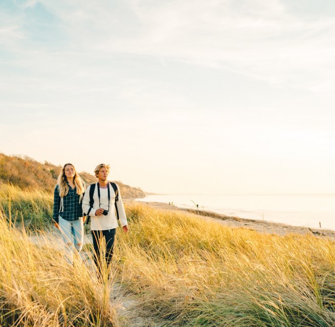 Hike along the cliffs of the Baltic seaside resort of Ahrenshoop, © TMV/Petermann