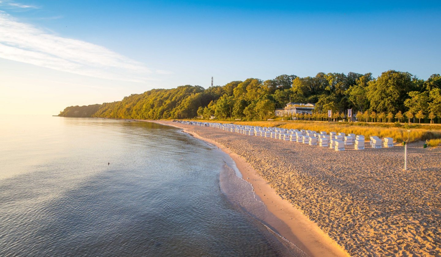 Special moments: the north beach in Baltic resort Goehren in the light of the sunrise, © KV Göhren / Martin Stöver