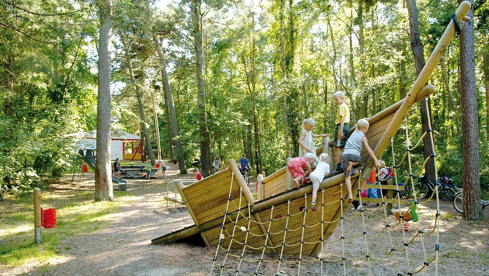 The playground, © Regenbogen AG