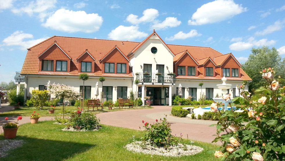 Exterior view hotel complex Tarnewitzer Hof, © Hotelanlage Tarnewitzer Hof